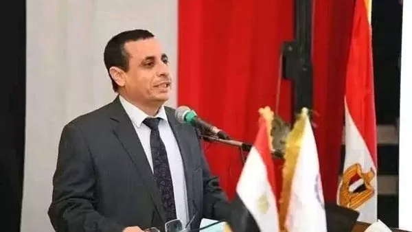 الدكتور أشرف أبو الوفا طايع، عميد كلية الصيدلة بجامعة قنا