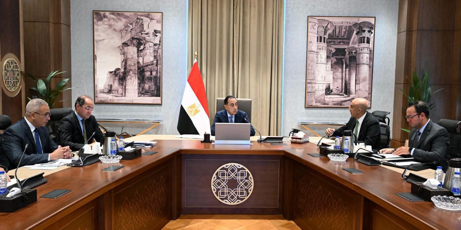 مدبولي يكلف بالعمل على تحويل ما بين 200 إلى 250 مدرسة إلى هذا النموذج الدولي بالشراكة مع القطاع الخاص لتوفير خريجين جاهزين لسوق العمل
