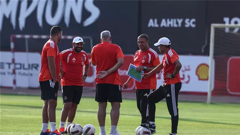 تعرف على تشكيل الأهلي المتوقع أمام الزمالك في قمة الدوري المصري اليوم الأحد