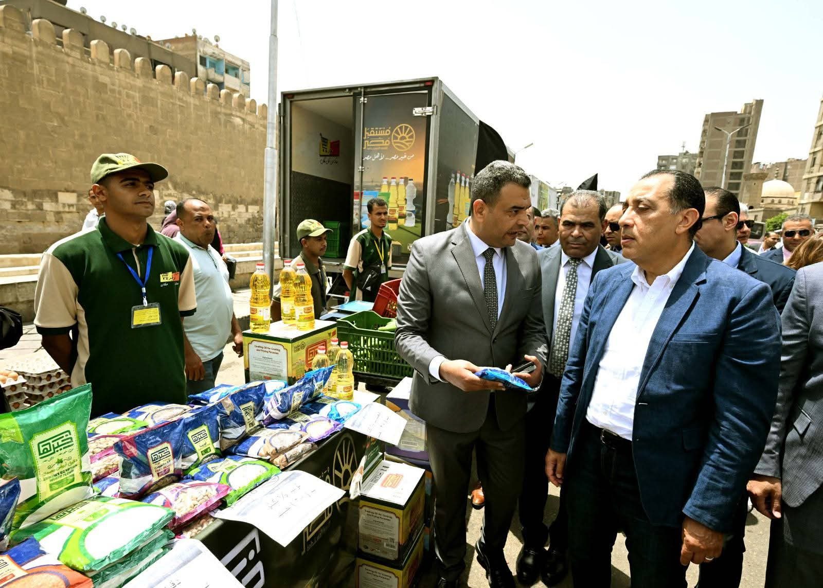 الدكتور مصطفى مدبولي، رئيس مجلس الوزراء يتفقد معارض "أهلًا بالعيد"اهلا بالعيد