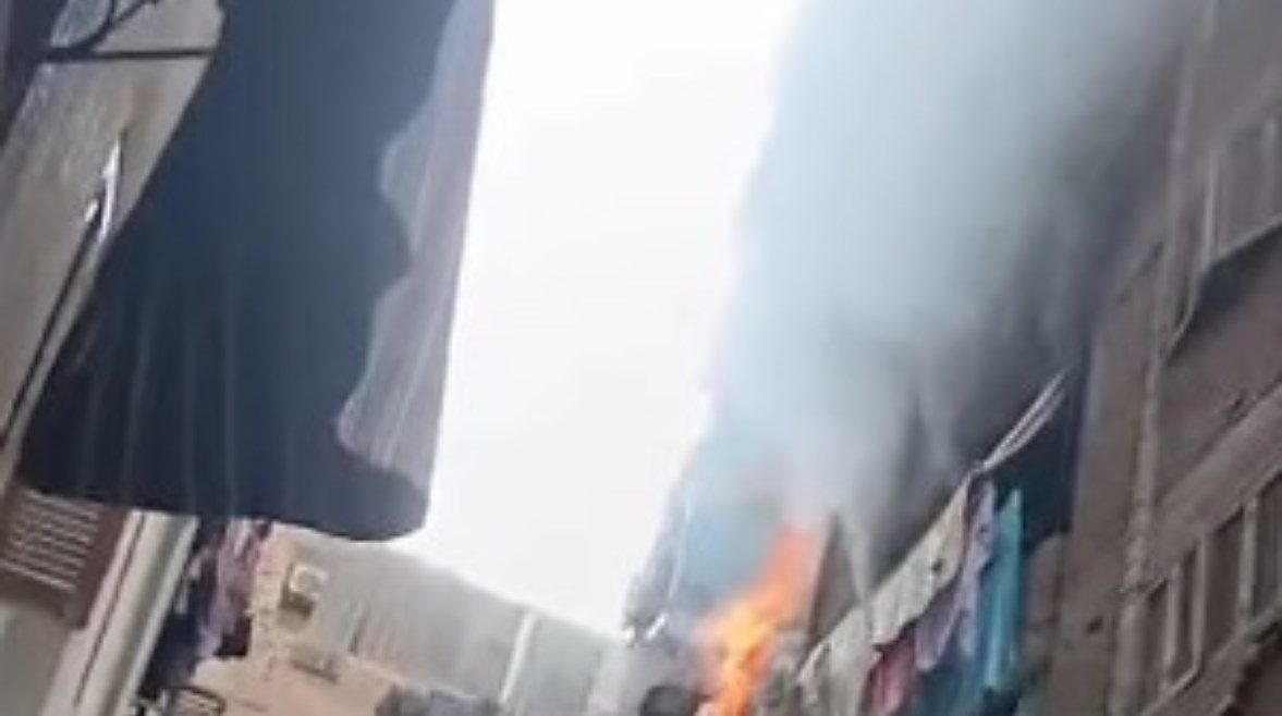 جانب من الحريق