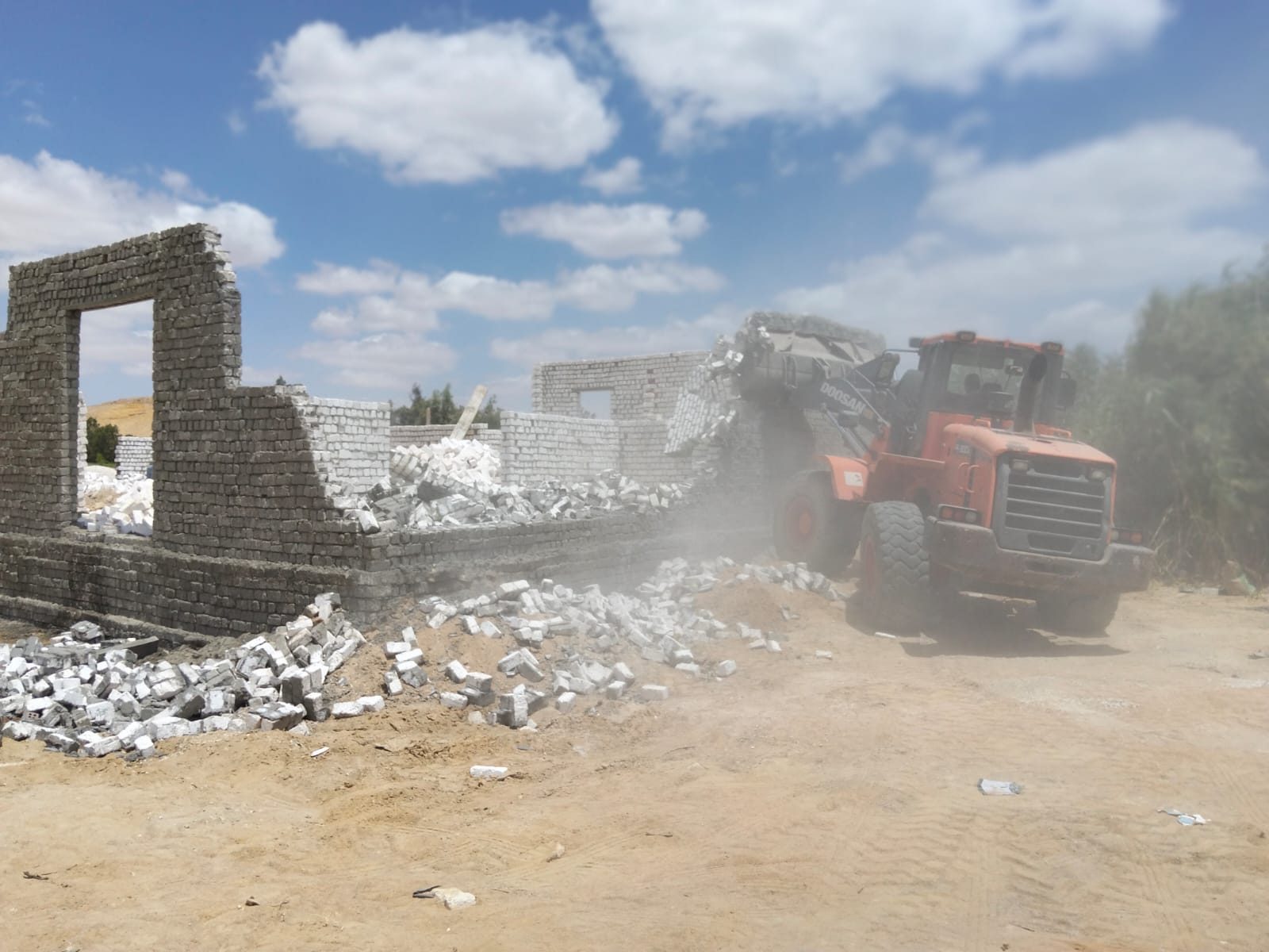 تقديم التسهيلات اللازمة لسرعة البت بطلبات تقنين حالات المخالفات