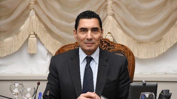 وزير الرياضة للفراعنة بعد روسيا: الجماهير تنتظر منكم الكثير قبل موقعة البرازيل