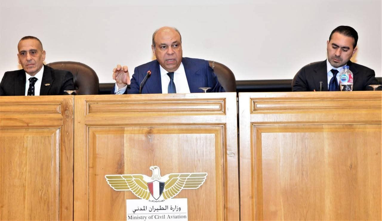 الطيران المدني يعزز إجراءات مكافحة مخاطر الطيور والحياة البرية بالمطارات المصرية