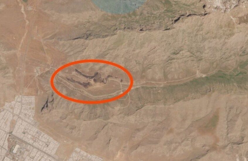 صور فضائية لتضرر قاعدة صواريخ في إيران