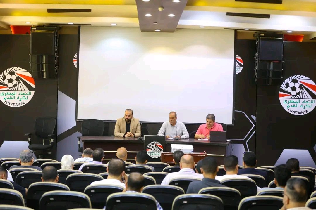 عزام يجتمع بمندوبي المناطق..وتحديد ضوابط قيد اللاعبين للموسم الجديد 2026/2027