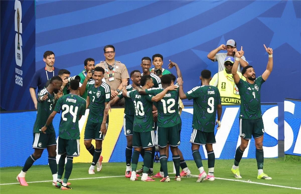 جورجوس دونيس يعلن تشكيل السعودية لمواجهة إسبانيا بالجولة الثانية للمونديال