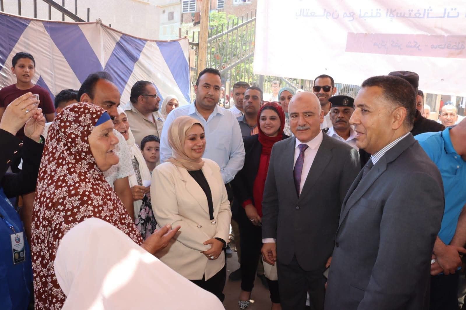 جولة المحافظ