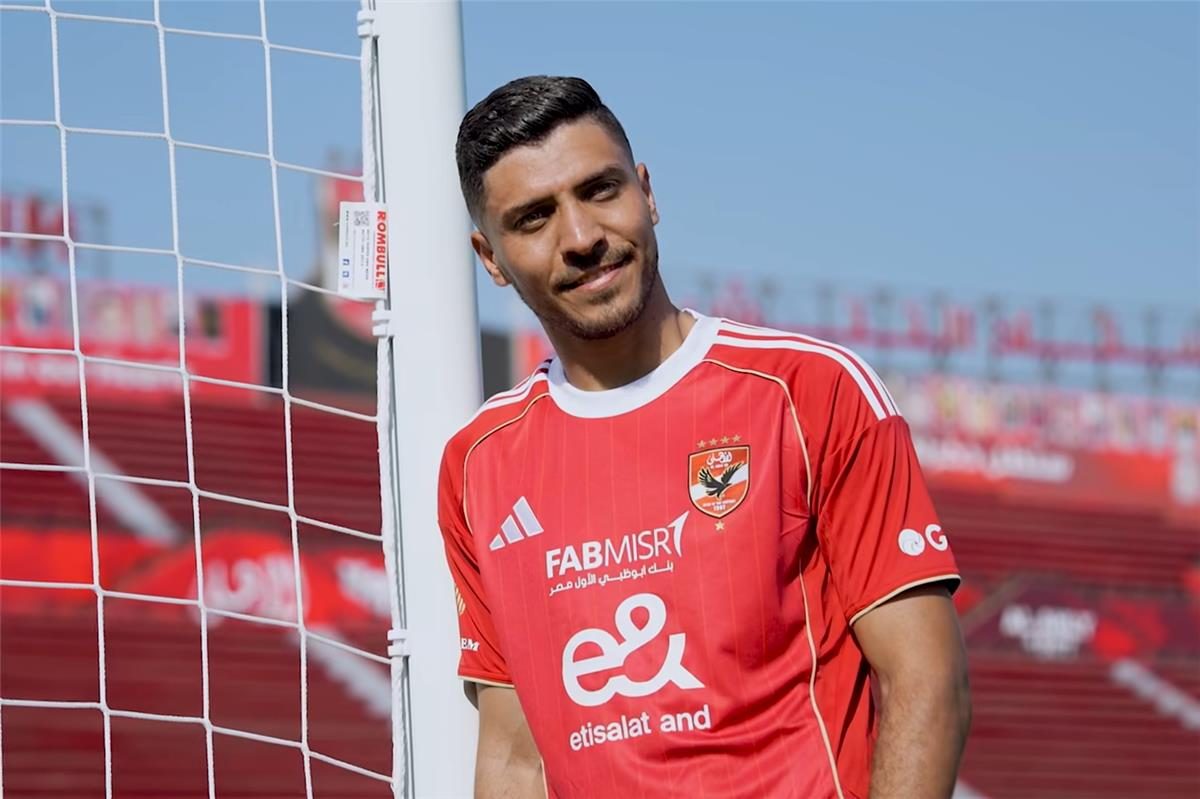 الأهلي يوافق على رحيل محمد شريف.. ووكيل عموتة ينهي ترتيبات إقامة المدرب بالقاهرة