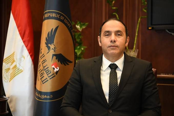 الدكتور إسلام عزام