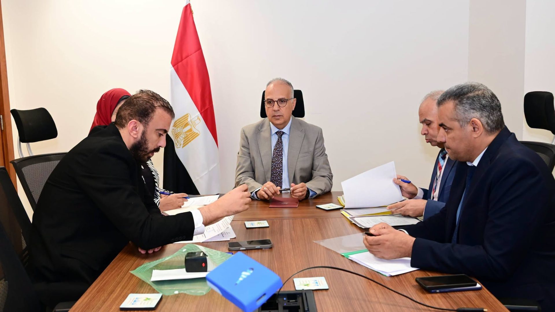 وزير الري يبحث مطالب المواطنين مع أعضاء مجلس النواب