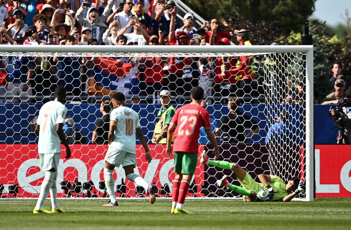فرنسا تطيح بالمغرب بثنائية وتتأهل لنصف نهائي كأس العالم