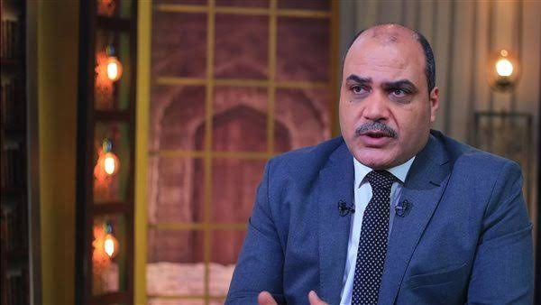 محمد الباز: فاتورة شراء يخت تكشف تساؤلات حول مصادر دخل عمرو الدجوي