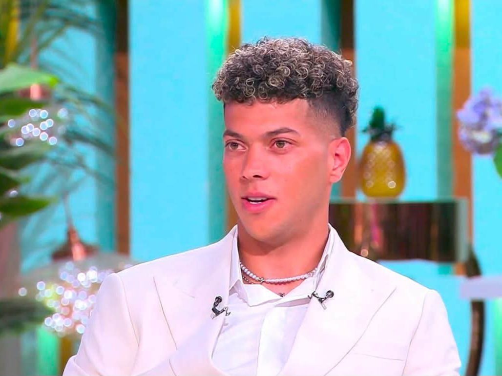 إمام عاشور: وجود محمد صلاح معنا دافع كبير.. و"الفرق كلها بتعمل حسابه