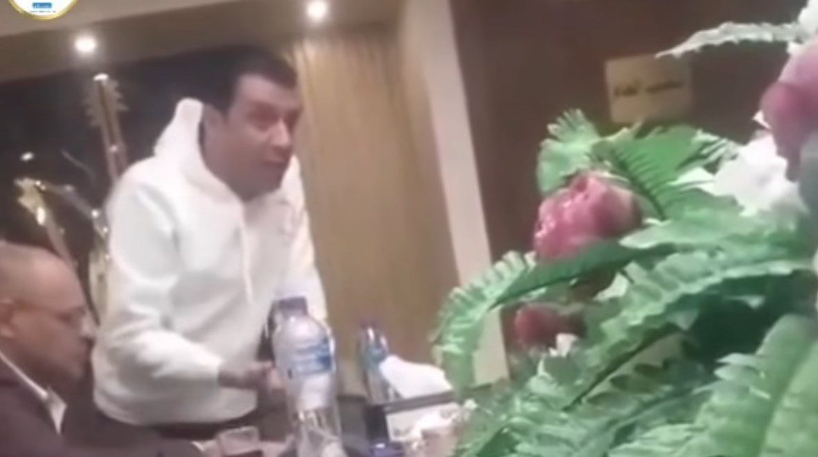 جانب من الفيديو المتداول للفنان مصطفى كامل