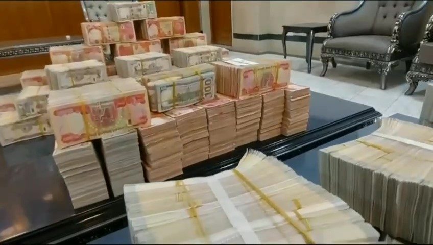 الأموال المنهوبة في العراق