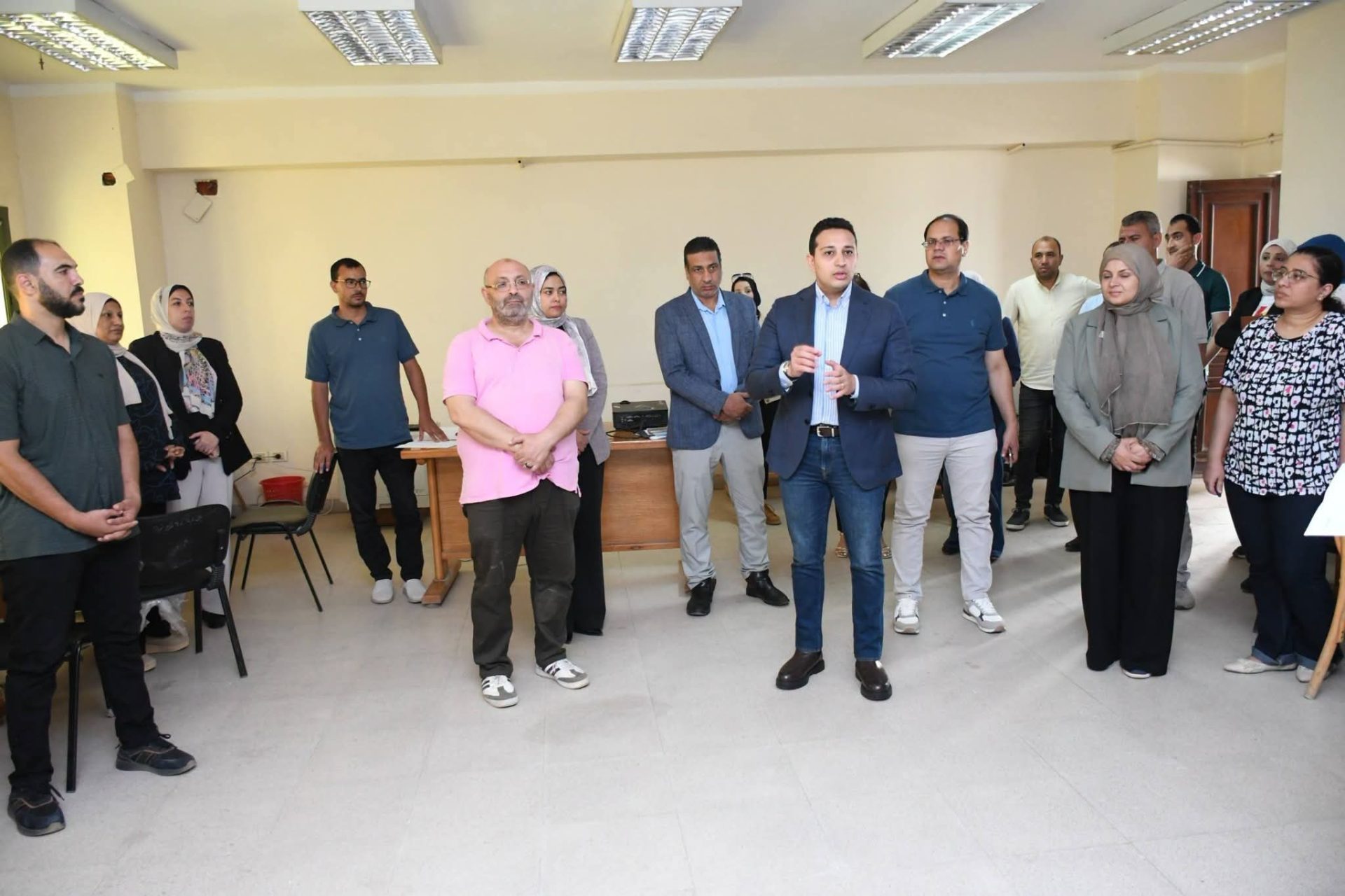 نائب محافظ الفيوم يتابع تطبيق البريد الإلكتروني الرسمي في المكاتبات الحكومية تمهيدًا لتعميمه