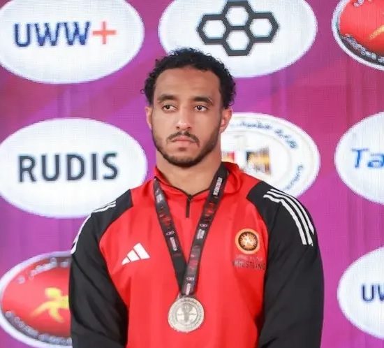 الاعب