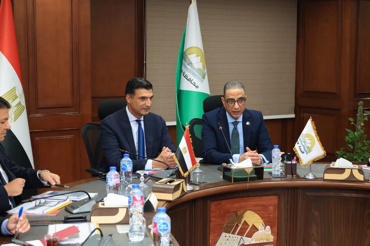 وزير الصناعة ومحافظ الجيزة