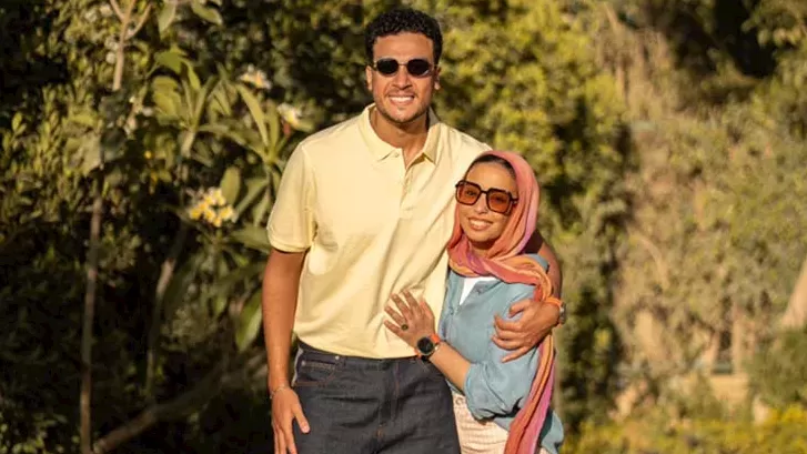 الفنان أحمد عبد الوهاب وزوجته