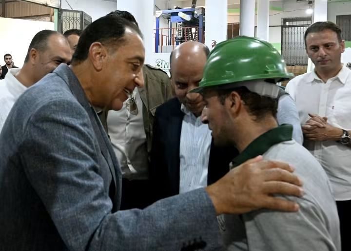 20 طنًا يوميًا.. مدبولي يتفقد مصنع الفيلم الزراعي ببلطيم ويبحث زيادة الإنتاج
