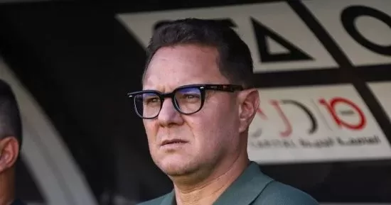 محمد أمين بن هاشم يقود تدريبات مودرن سبورت استعداداً للبنك الأهلي والدوري