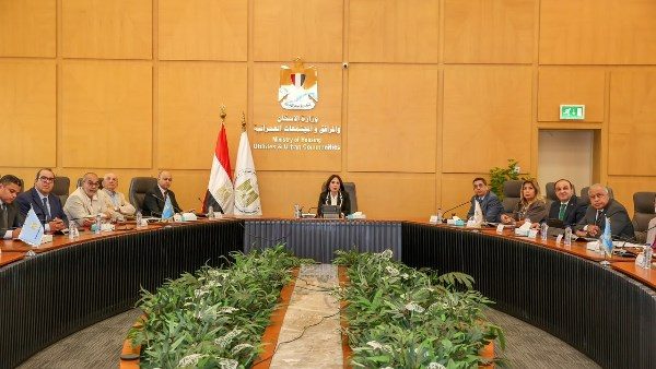 خلال الاجتماع