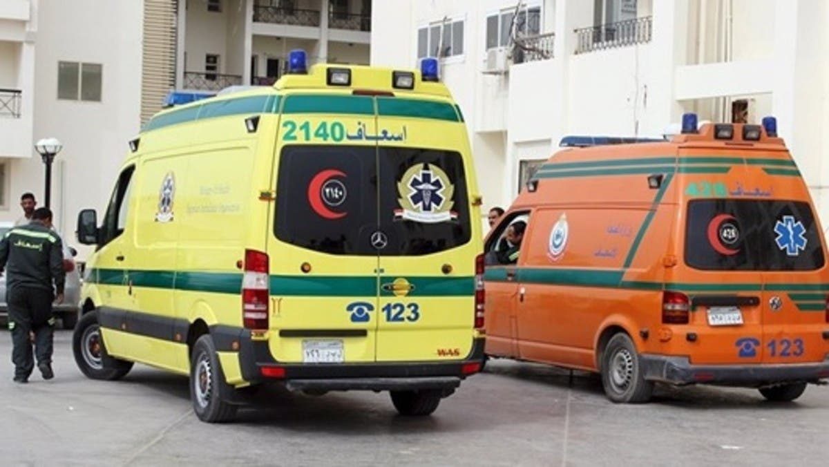 إصابة 6 أشخاص جراء انقلاب ميكروباص أعلى طريق حدائق القبة