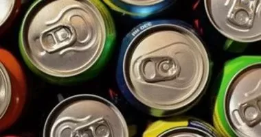 «الصحة» تحذر الشباب من مشروبات الطاقة وتطلق حملة «وهم في علبة»