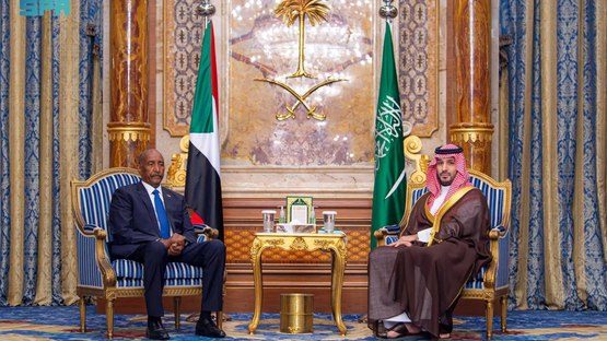ولي العهد السعودي  وعبدالفتاح البرهان