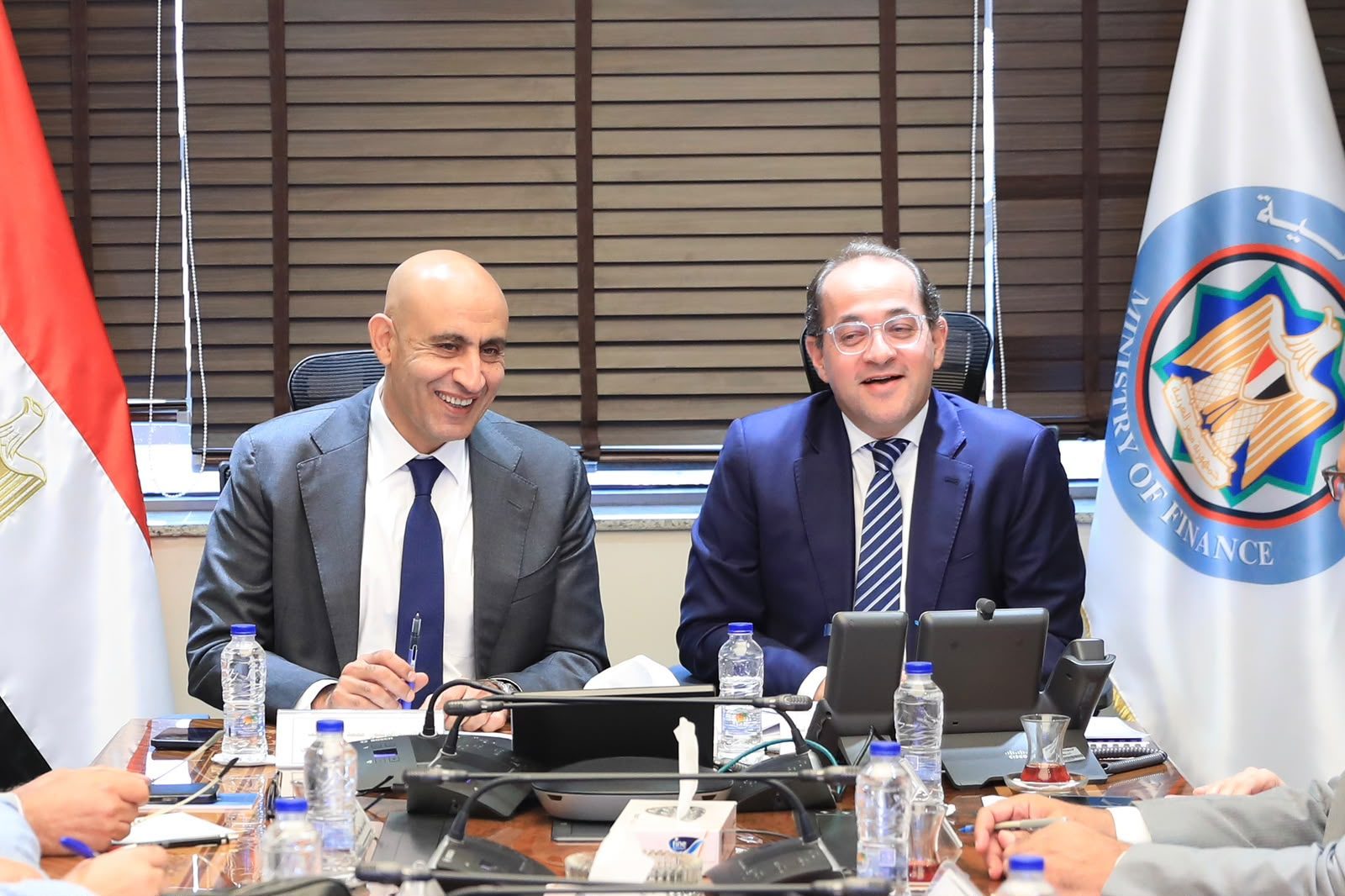 المالية والتربية والتعليم يبحثان سبل تحسين أوضاع المعلمين المالية..ويؤكدان: زيادة في مرتبات المعلمين العام الدراسي المقبل