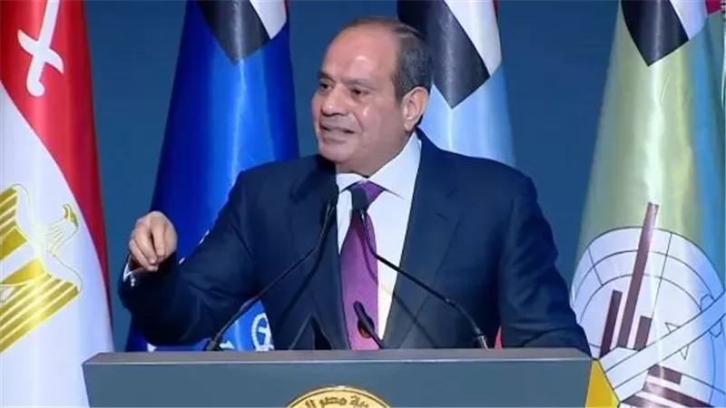 الرئيس السيسي يشيد بتجربة العمدة وفائي مكادي عمدة السرارية بالمنيا في مواجهة تحديات قريته
