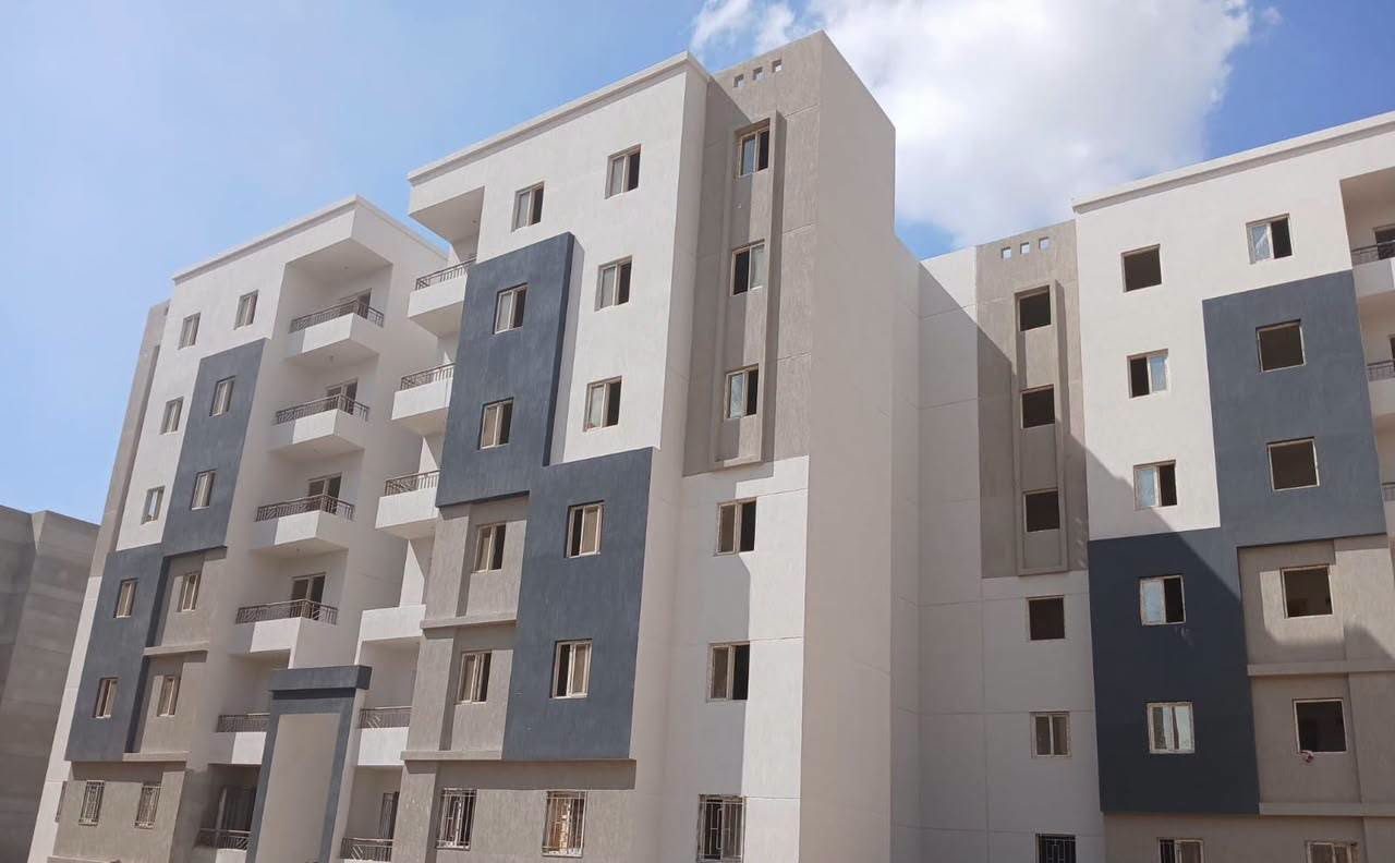 وزيرة الإسكان تتابع موقف تنفيذ مشروعات المرافق والإسكان والتنمية بالمدن الجديدة في صعيد مصر