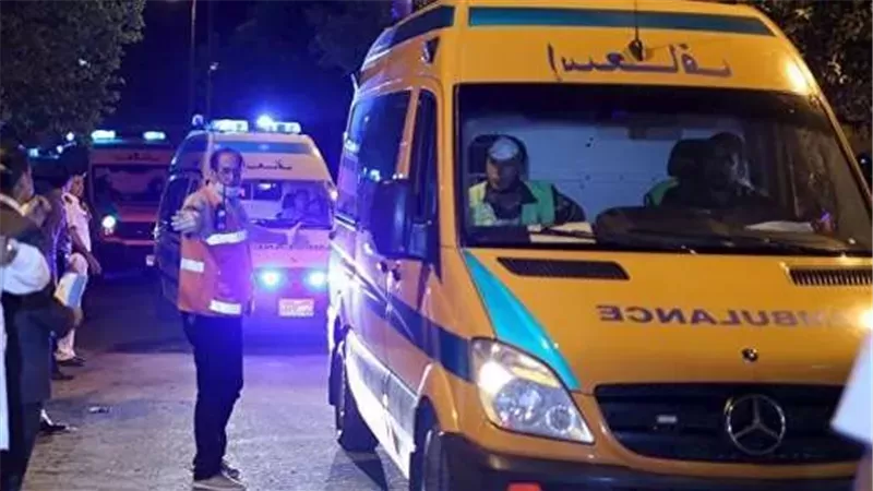 إصابة 10 عمال في انقلاب سيارة ربع نقل بمنطقة المناشي بالجيزة